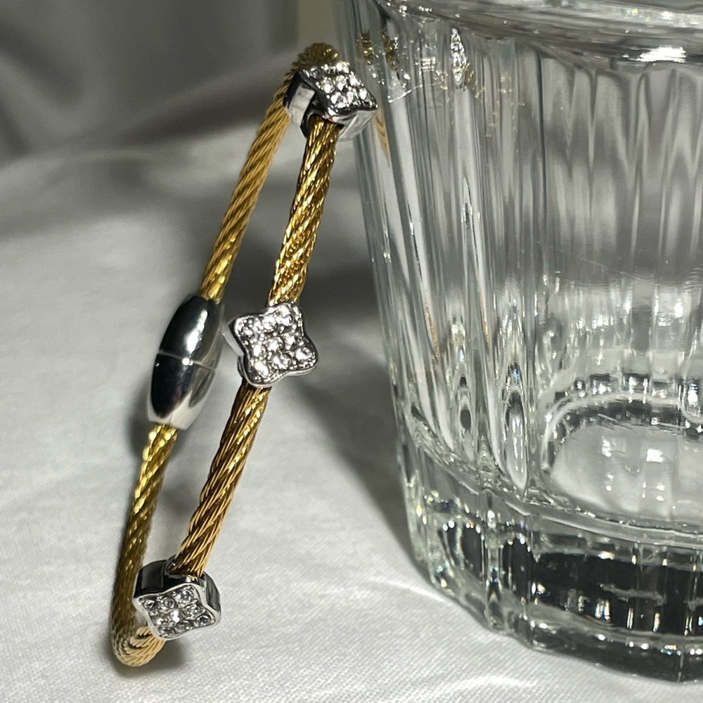 Brand New Gold bracelet